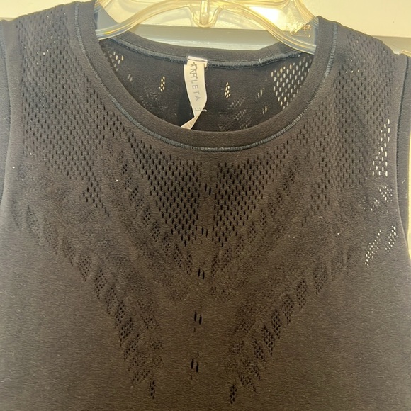 Athleta Black Crop Top with Sleek Design size xxs/xs. - Picture 2 of 7